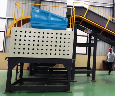 Triturador de pneus de resíduos Triturador de eixo duplo para móveis Mesa cadeira 2.8T Resíduos de borracha