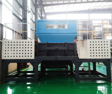 Triturador de pneus de resíduos Triturador de eixo duplo para móveis Mesa cadeira 2.8T Resíduos de borracha