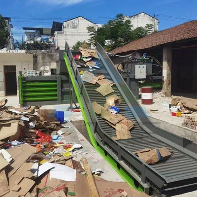 Densidade de Bale cliente 2300 KG Hidráulica Horizontal Alumínio Baling Machine Com transportador