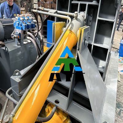 Baler de metal hidráulico 600*600 mm Tamanho do baler para sucata de ferro de alumínio Pressão de automóvel de cobre