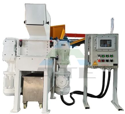 Shredder versátil de quatro eixos para reciclagem de madeira metálica e plástico em várias indústrias