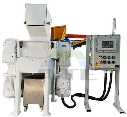 800 Modelo Quatro eixos Pneus Borracha Madeira Funcional Máquina de reciclagem Resíduos de plástico triturador