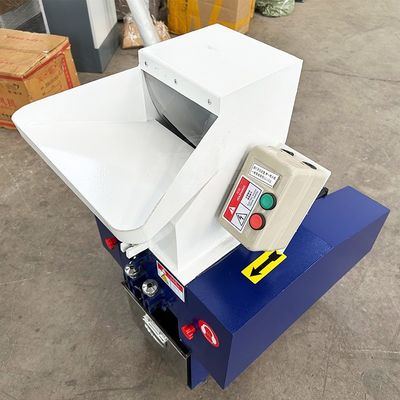 Reciclagem de resíduos de garrafas de plástico com capacidade de 300-350 kg/h Máquina trituradora de eixo único