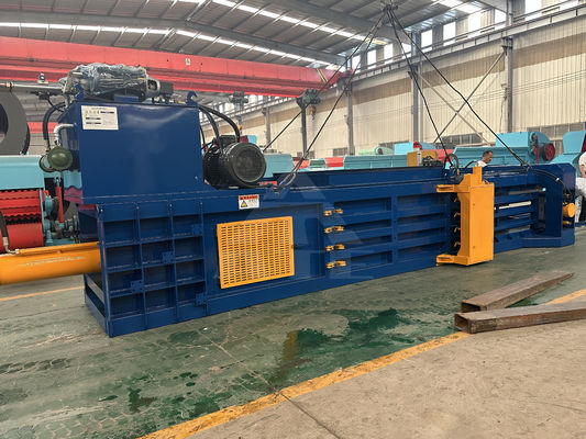 Máquina de embalagem horizontal de 8000 kg de capacidade para embalagens de garrafas de plástico, latas de roupa