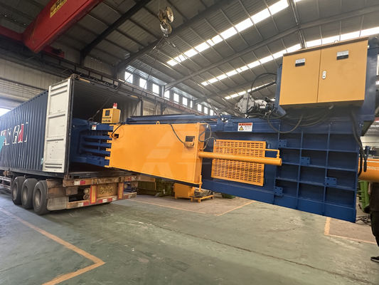 Máquina de embalagem horizontal de 8000 kg de capacidade para embalagens de garrafas de plástico, latas de roupa