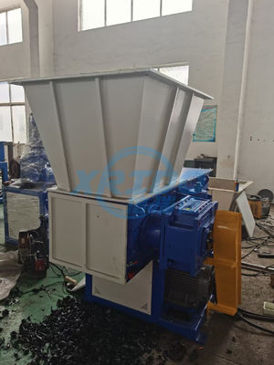 5-100 kg/h Capacidade de produção Triturador de plástico de eixo único para tecidos