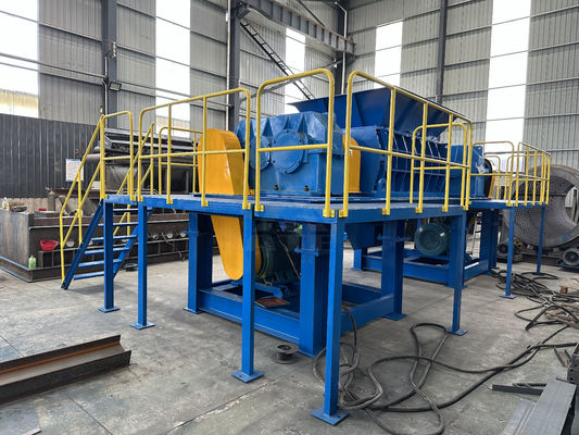 Máquina de trituração de plástico de sucata de madeira hidráulica trituradora de duplo eixo para resíduos orgânicos