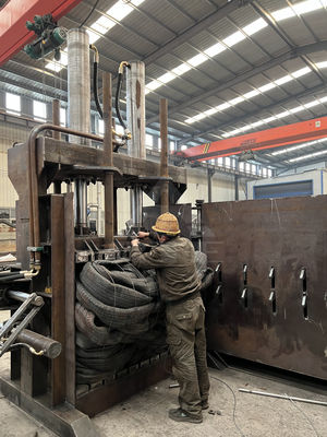 650 KG Baler Vertical Solução durável para resíduos de papel pneus borracha e plástico duro