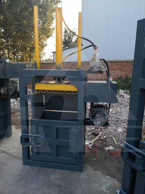 Máquina de embalagem hidráulica vertical 1600*1900*3300mm Tamanho geral Ideal para bebidas alimentares