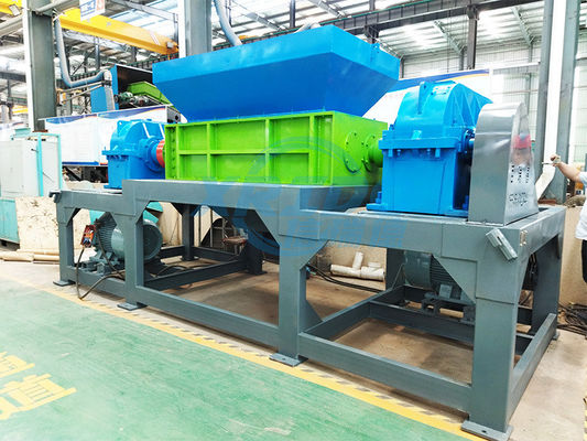 Fornecimento de Resíduos de Pneus Máquina de trituração de tambor de dois eixos tipo triturador de pneus Resíduos de borracha