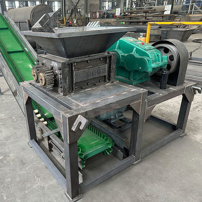 Triturador de pneus Resíduos de borracha Pneus Mini Scrap Metal Shredder Double Shaft Shredder Machine para plástico