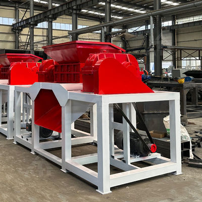 Triturador de resíduos têxteis de eixo duplo Trita de forma eficiente materiais metálicos e plásticos