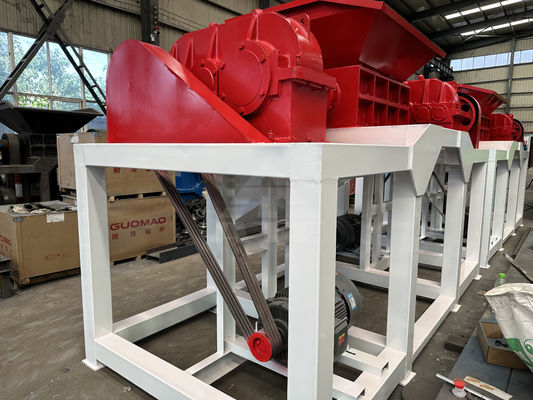 Triturador de resíduos têxteis de eixo duplo Trita de forma eficiente materiais metálicos e plásticos