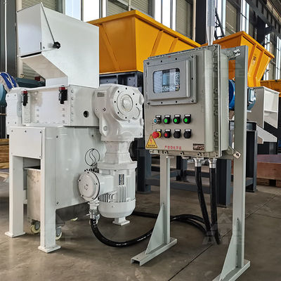 Máquina de trituração multifuncional de quatro eixos para folhas de plástico e folhas metálicas domésticas