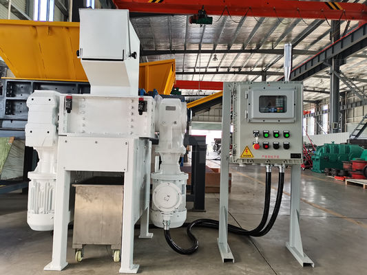 Máquina de trituração multifuncional de quatro eixos para folhas de plástico e folhas metálicas domésticas