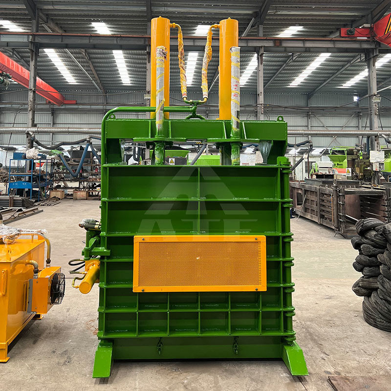 650 KG Baler Vertical Solução durável para resíduos de papel pneus borracha e plástico duro