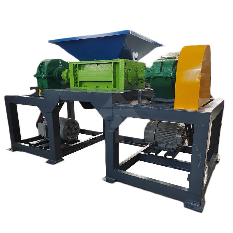 200-2200mm Tamanho de entrada Duplo eixo Triturador de papelão de madeira plástico com transportador